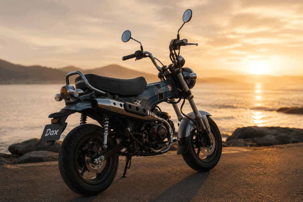 Honda Dax 125 side view aesthetic retro